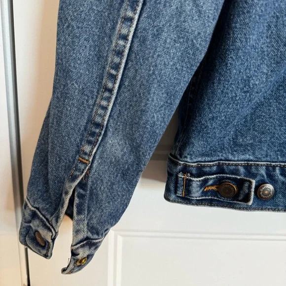Wrangler Authentic 100% Cotton - Western Blue Denim Jacket Size M Oversized fit - Picture 10 of 11